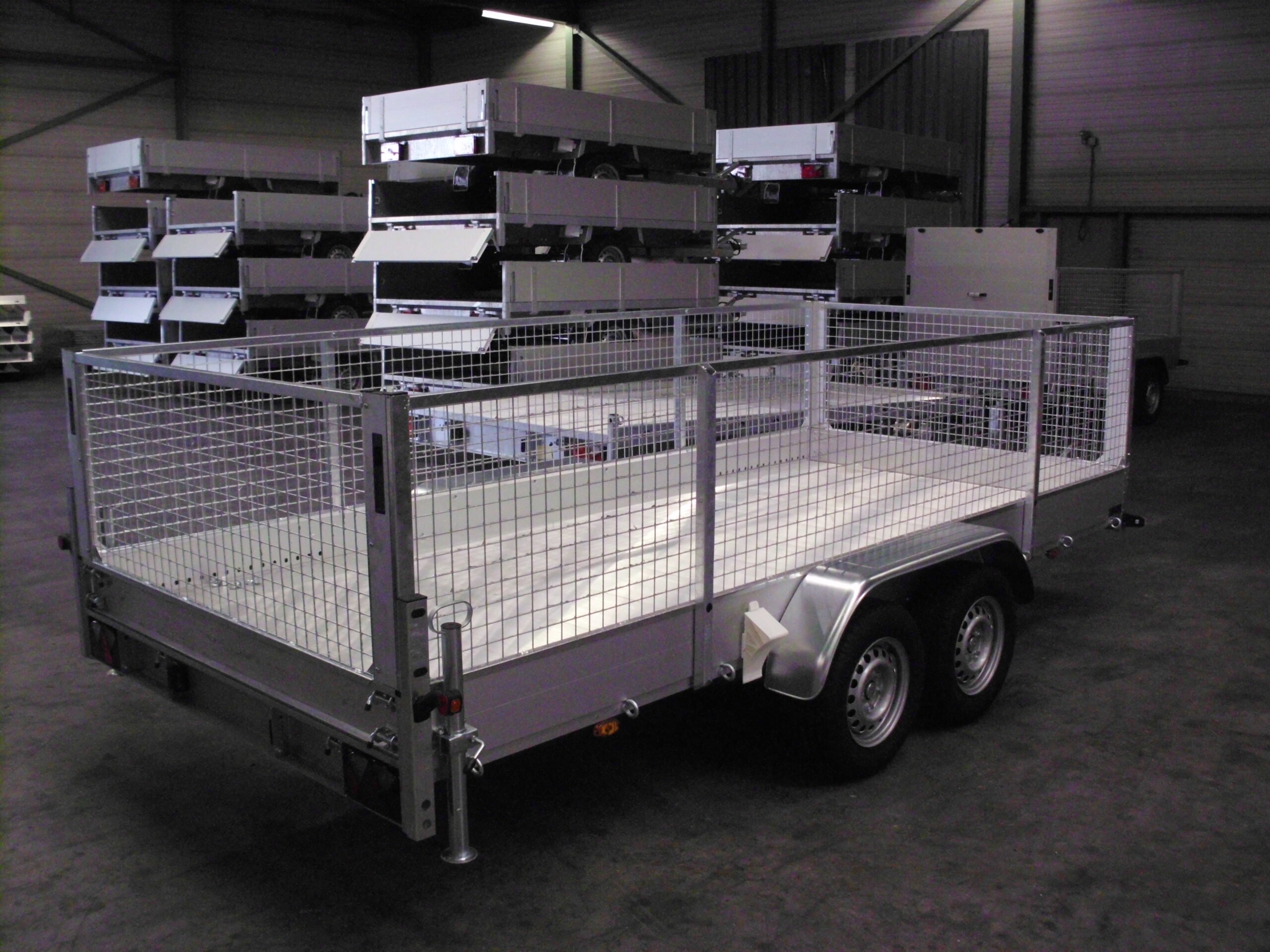 Remorque plateau aluminium Anssems AMT avec rehausses grillagées à Lyon