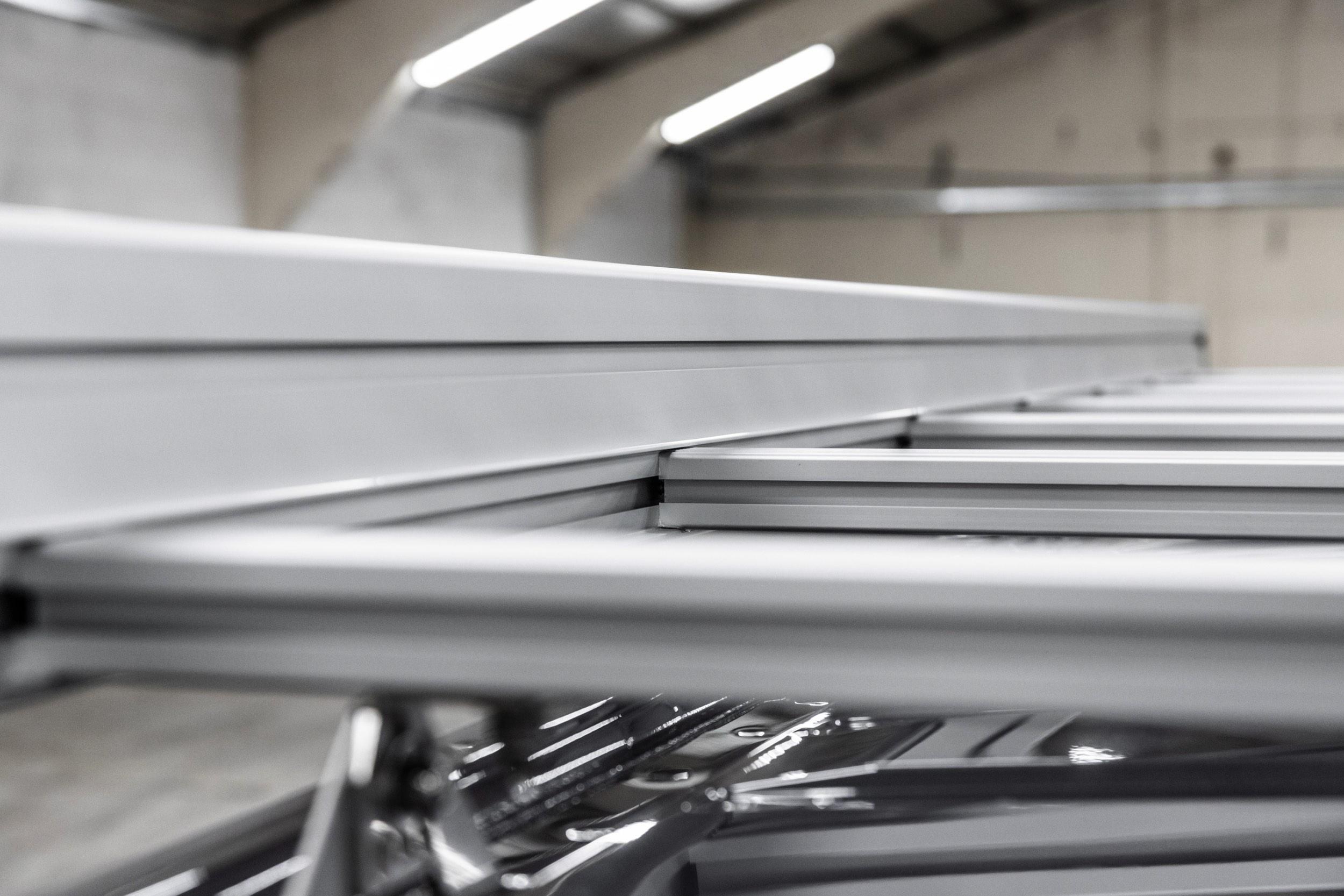 galerie-toit-track-verhicule Galerie de toit aluminium montée sur fourgonnette