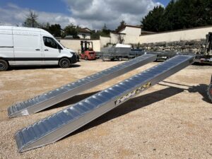 Rampes en aluminium en 4.50m avec une charge maxi de 6 300 Kg