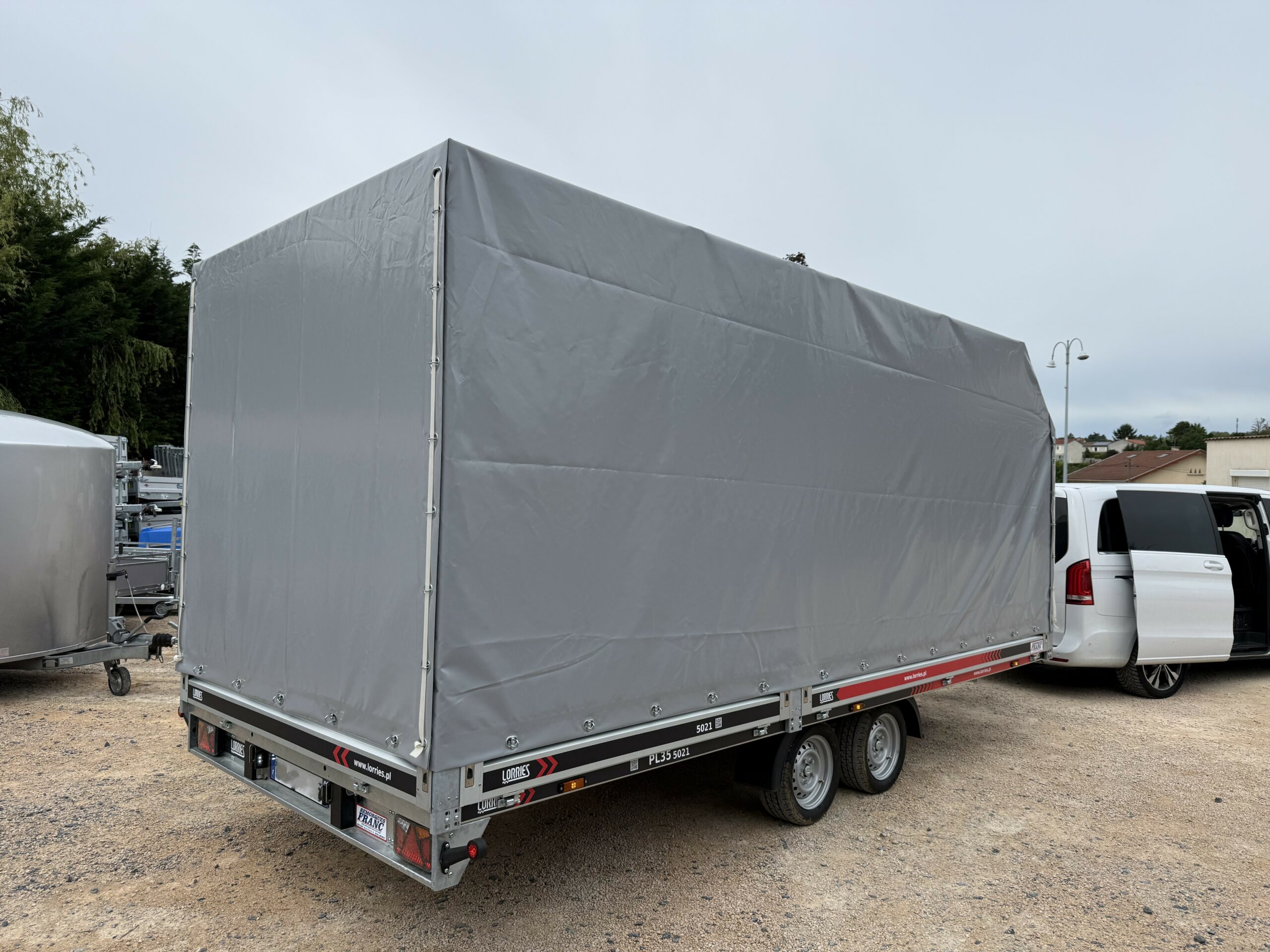 Porte voiture Lorries PL30-5021 avec bâche haute Porte voiture Lorries PL30-5021 avec bâche haute