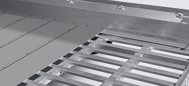 Dessous du plancher aluminium et traverses du châssis de la remorque Hulco Terrax