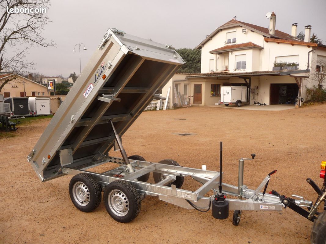 Benne Lider 39600 en position de basculement