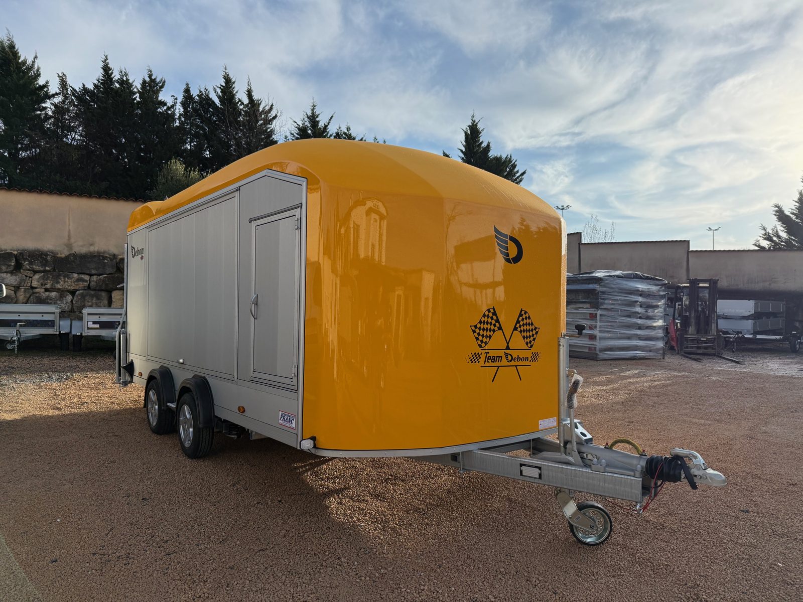 Debon Roadster 1000 Pro jaune Team Debon chez Remorques Franc à Limonest