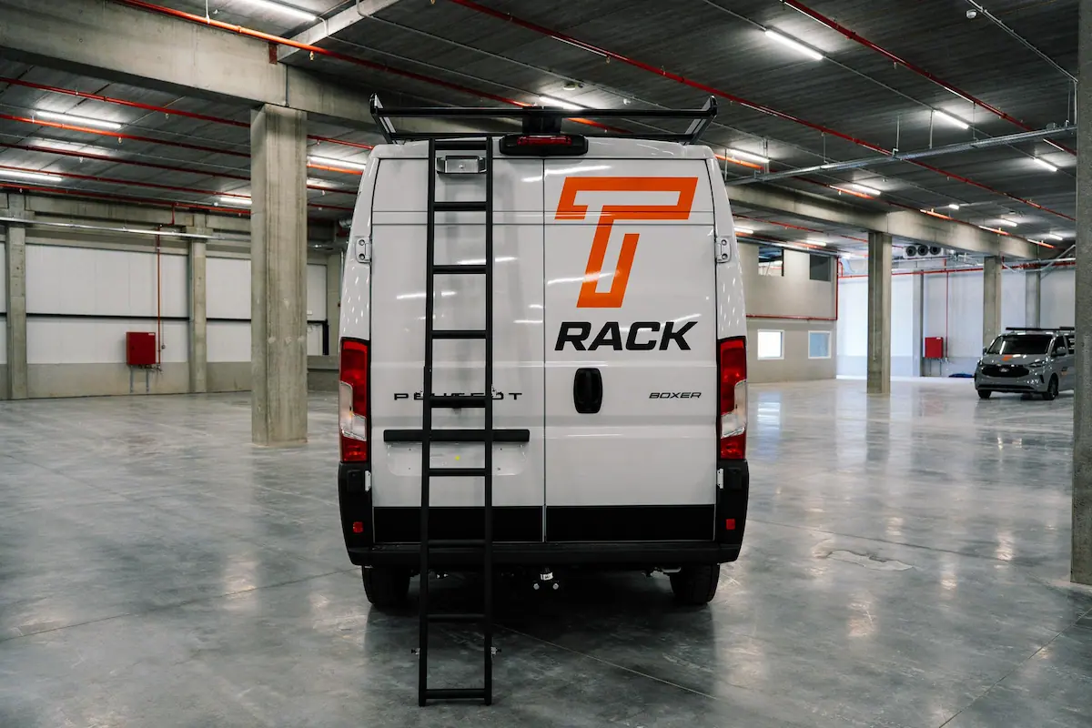 Échelle 2.0 T-Rack sans perçage sur fourgon