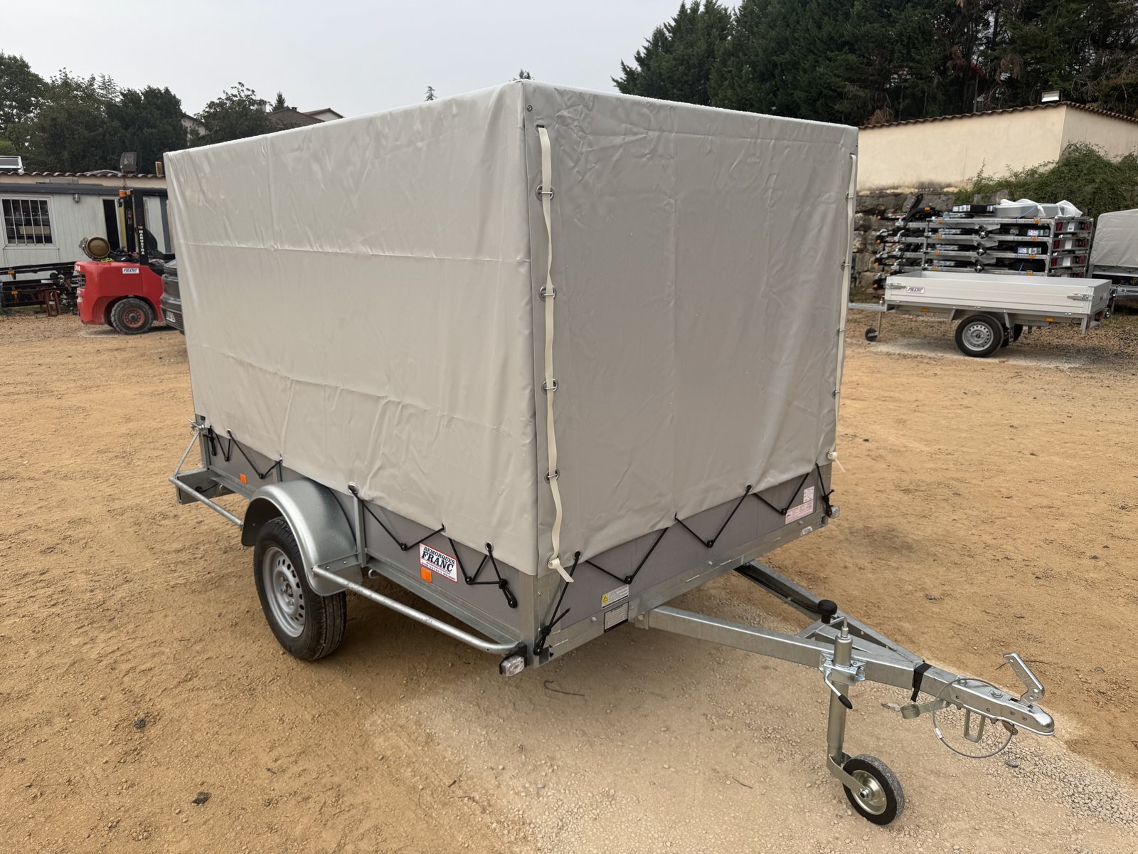 Location remorque AF 275 XL bâche haute à Lyon