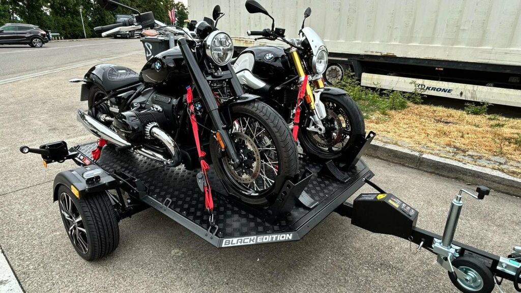Lorries MT2 Black Edition – deux motos à bord – Remorques Franc Lyon