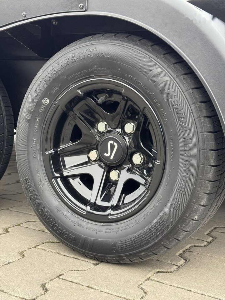 Jantes alu noires 195/55 R10C – porte-voiture Lorries PLAXX