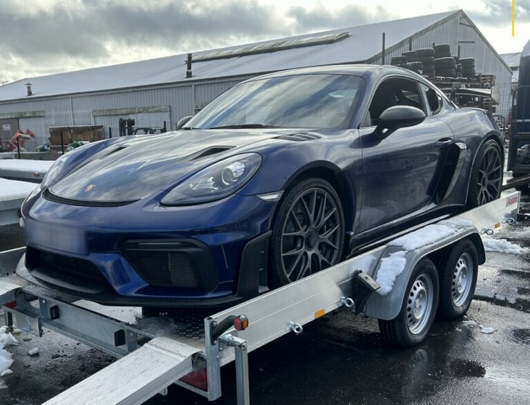 Porsche Cayman sur Anssems AMT-ECO – porte-voiture Anssems à Lyon