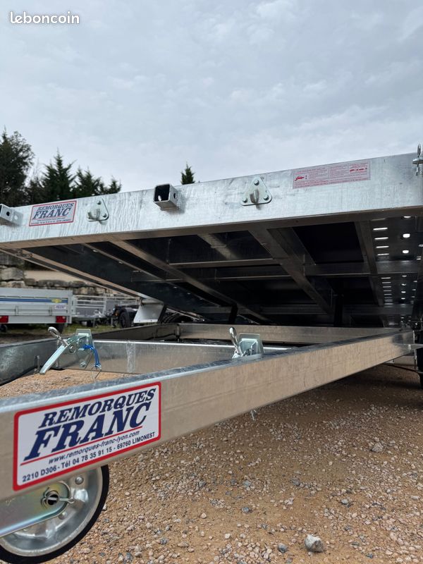 Lider 43720 : basculement amorti, roues sous le plateau