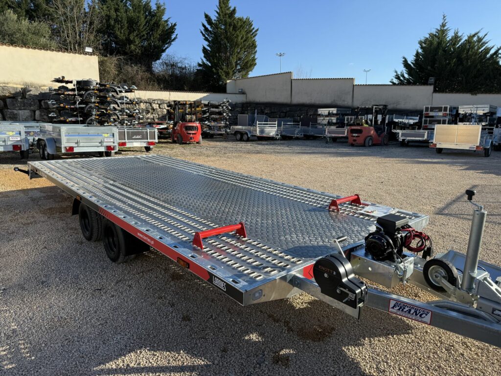 Lorries PL30 avec treuil électrique – Remorques Franc Lyon