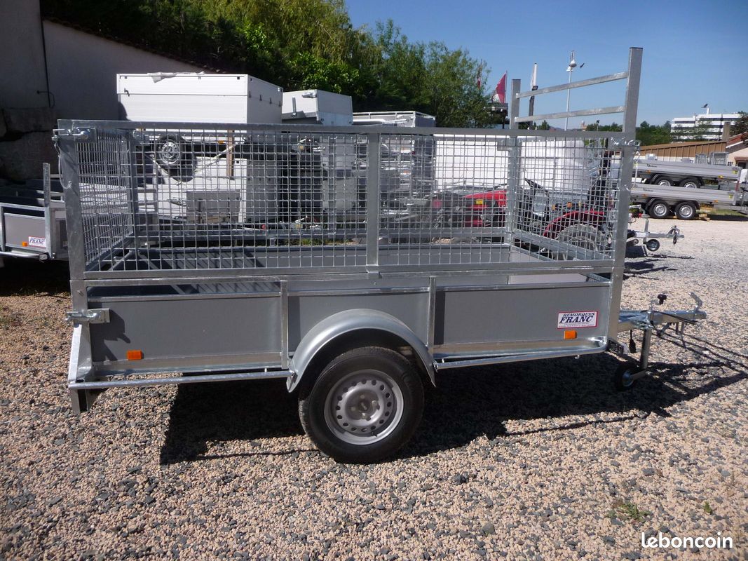 Remorque Franc Trailers AF 254 SE avec rehausses grillagées